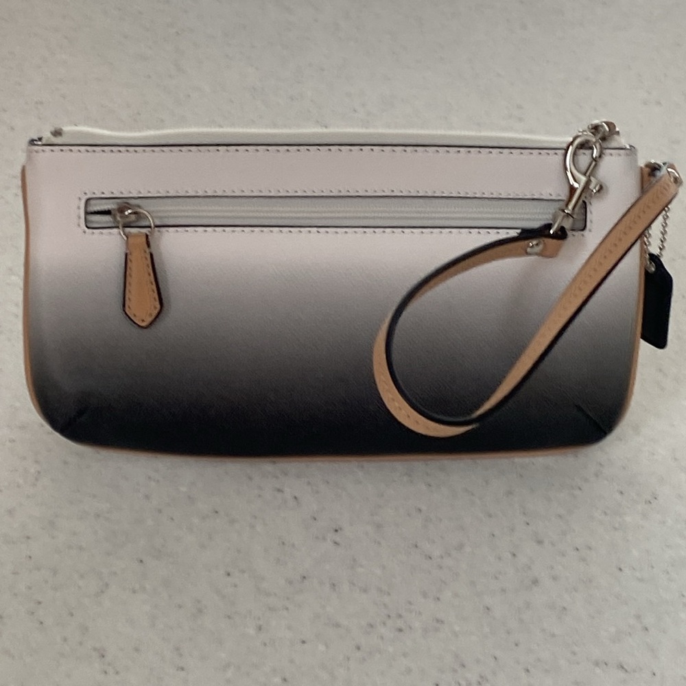 NWOT… Coach wristlet - Picture 2 of 5